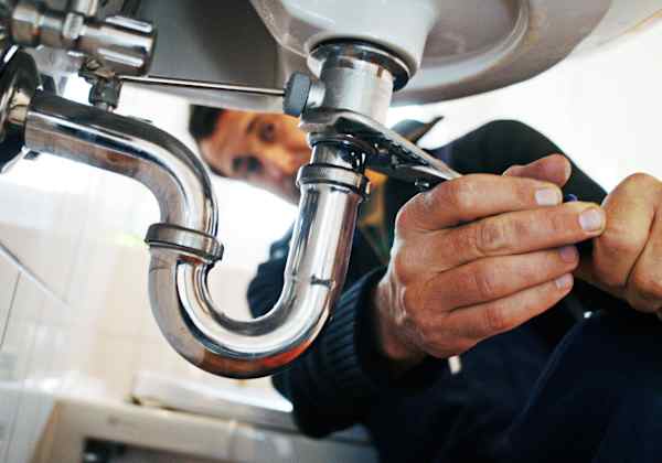 Faucet fixture