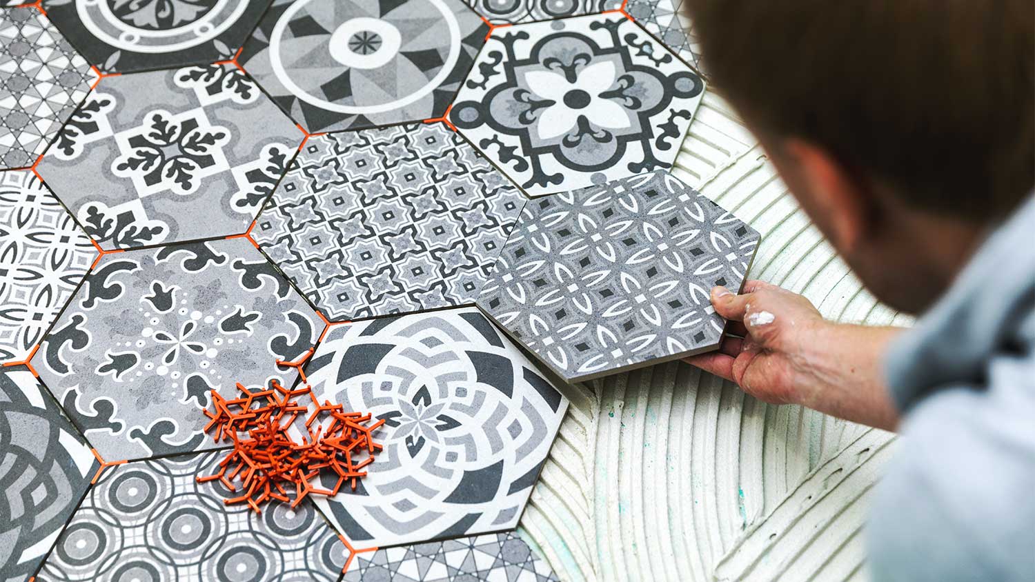 Hexagonal tile